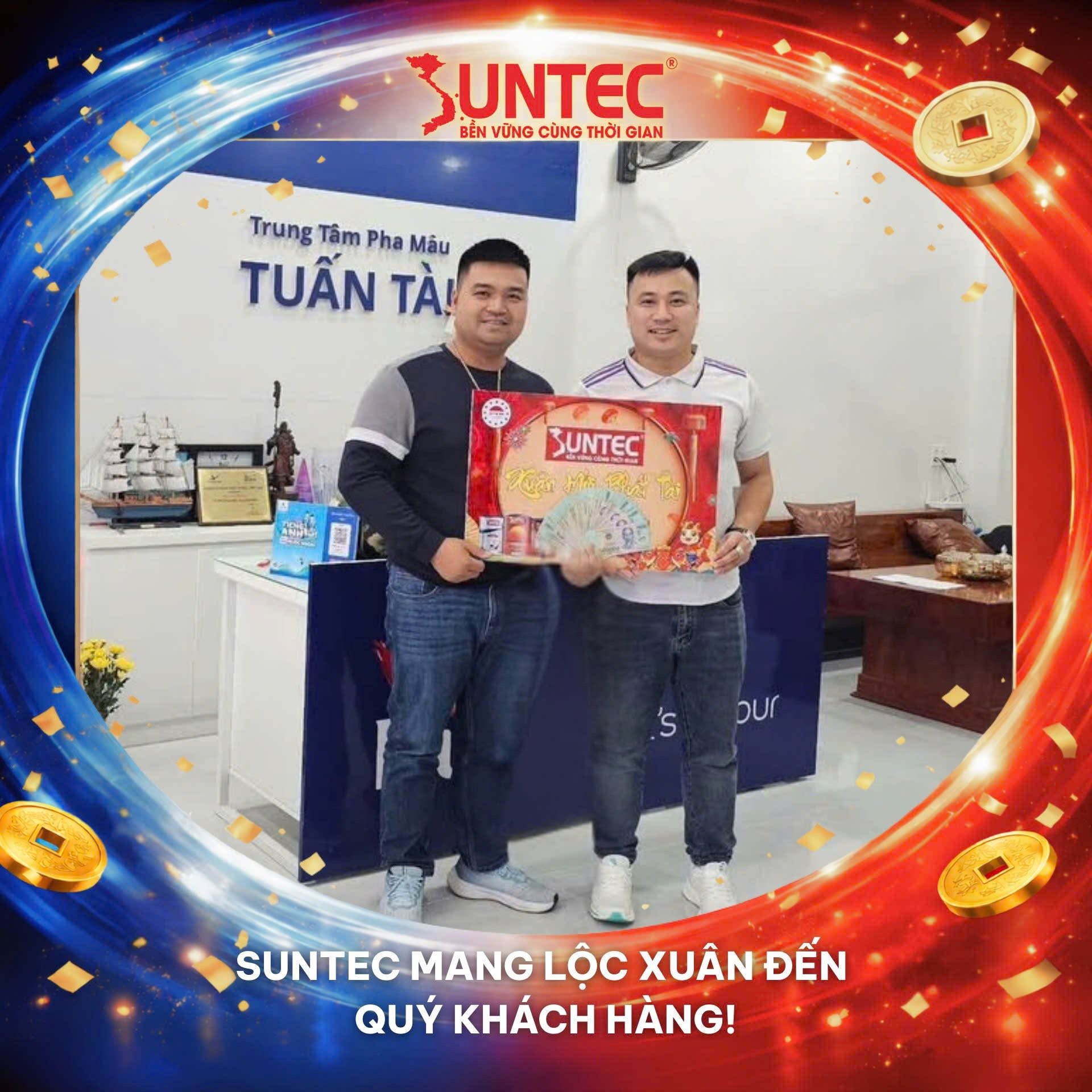 Suntec trao lì xì Trung tâm Pha Màu Tuấn Tài